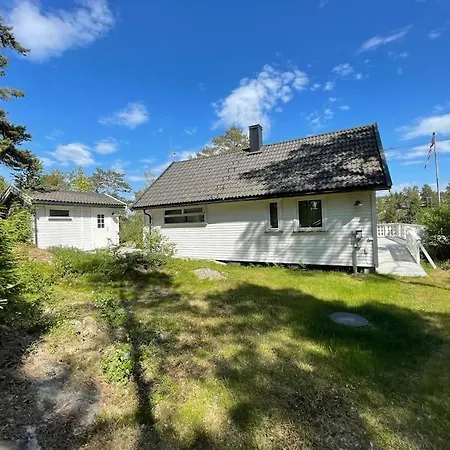 Fin Landlig Hytte Med Utsikt Sarpsborg Exterior photo