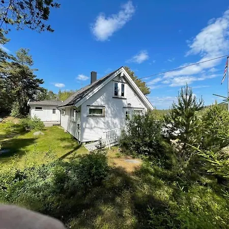 Fin Landlig Hytte Med Utsikt Sarpsborg Exterior photo